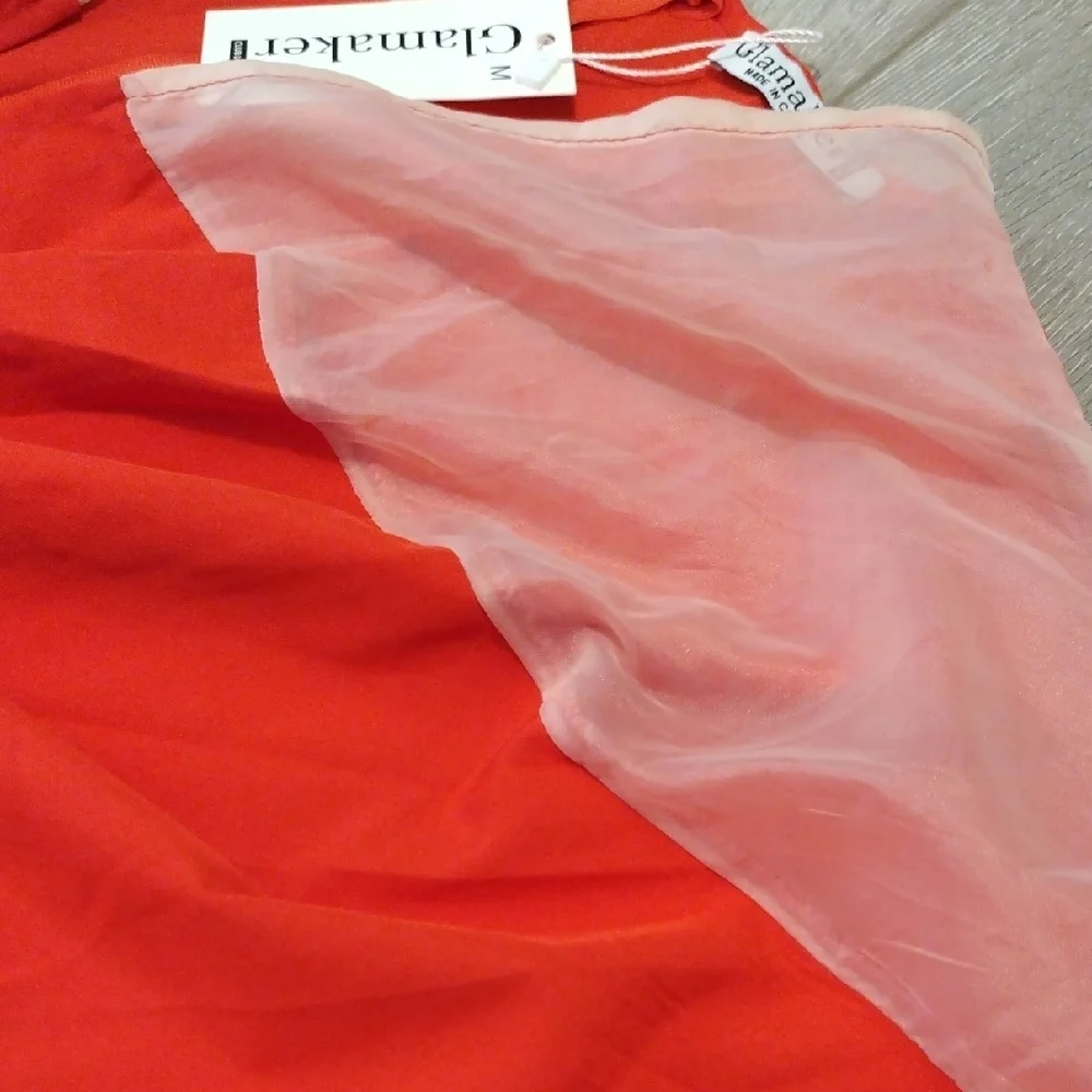 Chic Red Romper with Flared Sleeves - Picture 5 of 13